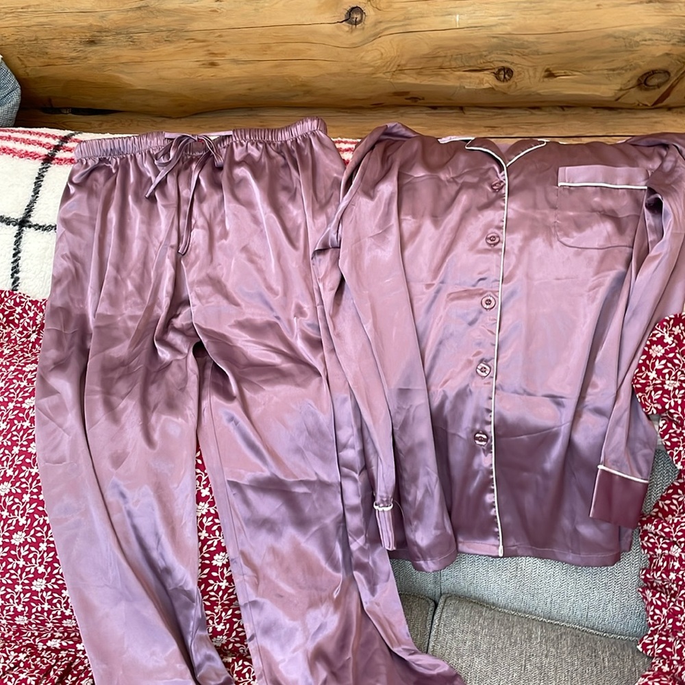 EUC Satin(polyester) pyjama set, size L